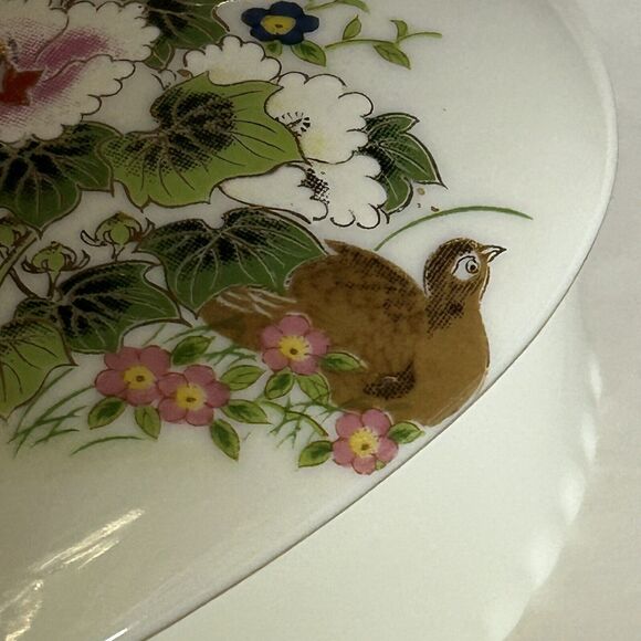 Vintage Porcelain Heart Shaped Trinket Box with Wild Flowers & Bird (Quail?) "S" - Picture 3 of 10